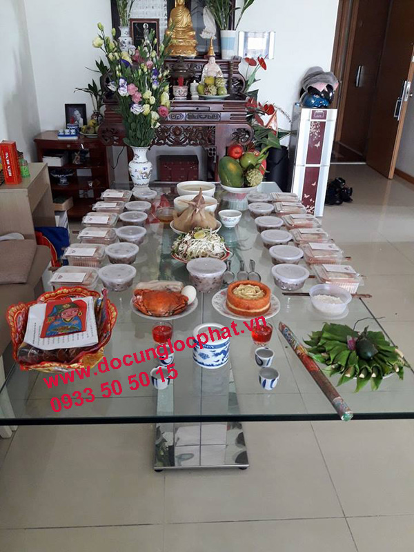 Lễ cúng đầy tháng phải gồm 1 mâm đầy đủ ý nghĩa,  tươi ngon, sạch sẽ tinh khiết